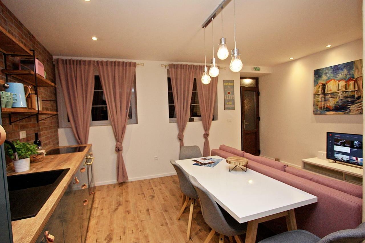 Apartman Michelangelo In The Centar Of Supetar Exteriér fotografie
