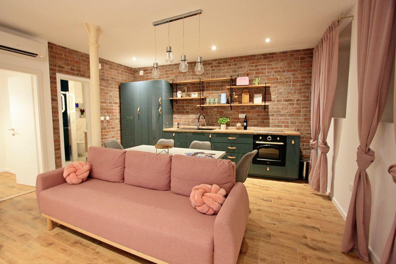 Apartman Michelangelo In The Centar Of Supetar Exteriér fotografie
