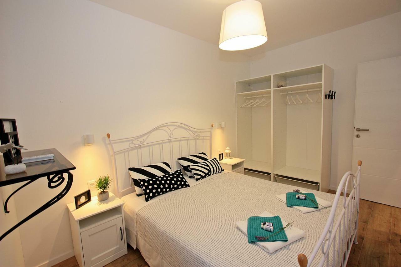 Apartman Michelangelo In The Centar Of Supetar Exteriér fotografie