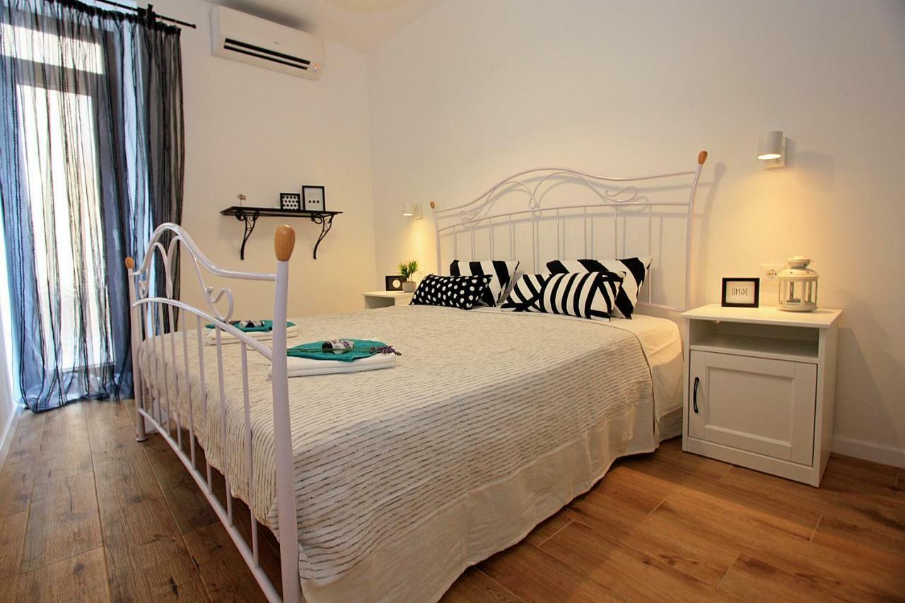 Apartman Michelangelo In The Centar Of Supetar Exteriér fotografie